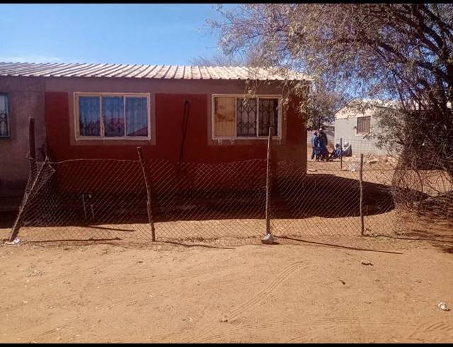 2 BEDROOM HOUSE FOR SALE IN SIMUNYE